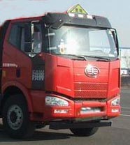 23噸解放J6前四后八油罐車(chē)