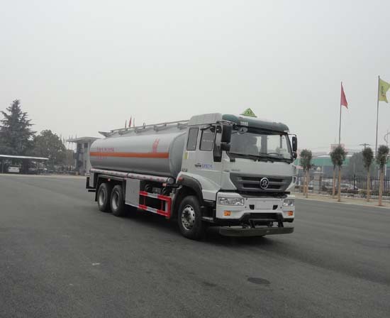 重汽前四后八油罐車