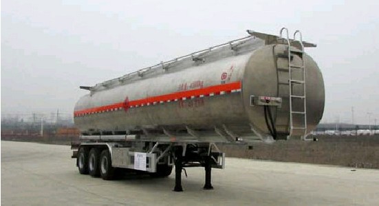 半掛鋁合金油罐車圖片