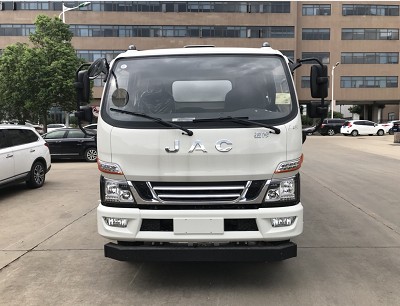江淮新駿鈴V7 8噸油罐車