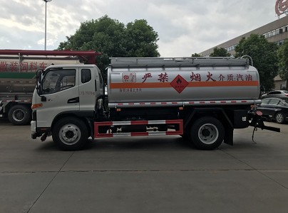 江淮新駿鈴V7 8噸油罐車