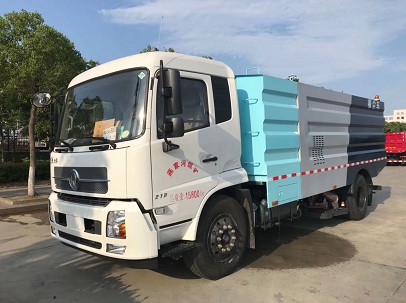 東風(fēng)天錦吸塵車(chē)