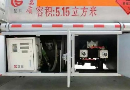 油罐車車載加油機(jī)圖片