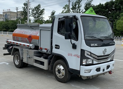 國(guó)六東風(fēng)多利卡藍(lán)牌加油車