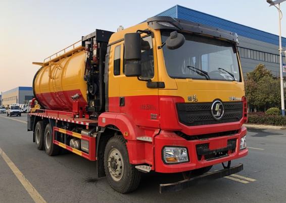 國(guó)六排放陜汽后八輪清洗吸污車(chē)