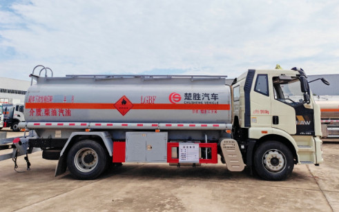 解放J6L單橋10噸油罐車