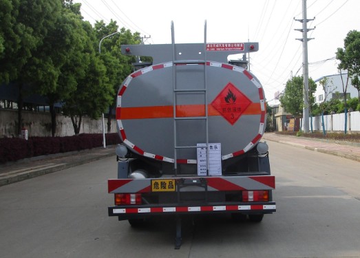重汽豪沃悍將5噸油罐車